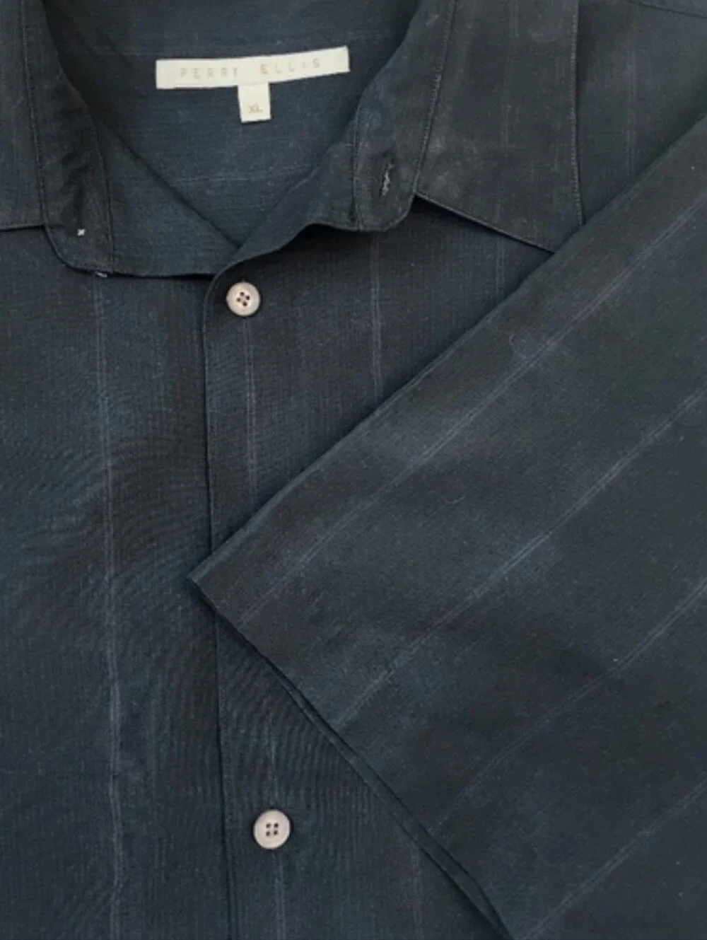 Perry Ellis Men's Black Short Sleeve Button Down Shirt Subtle Embossed Size XL - Picture 8 of 9